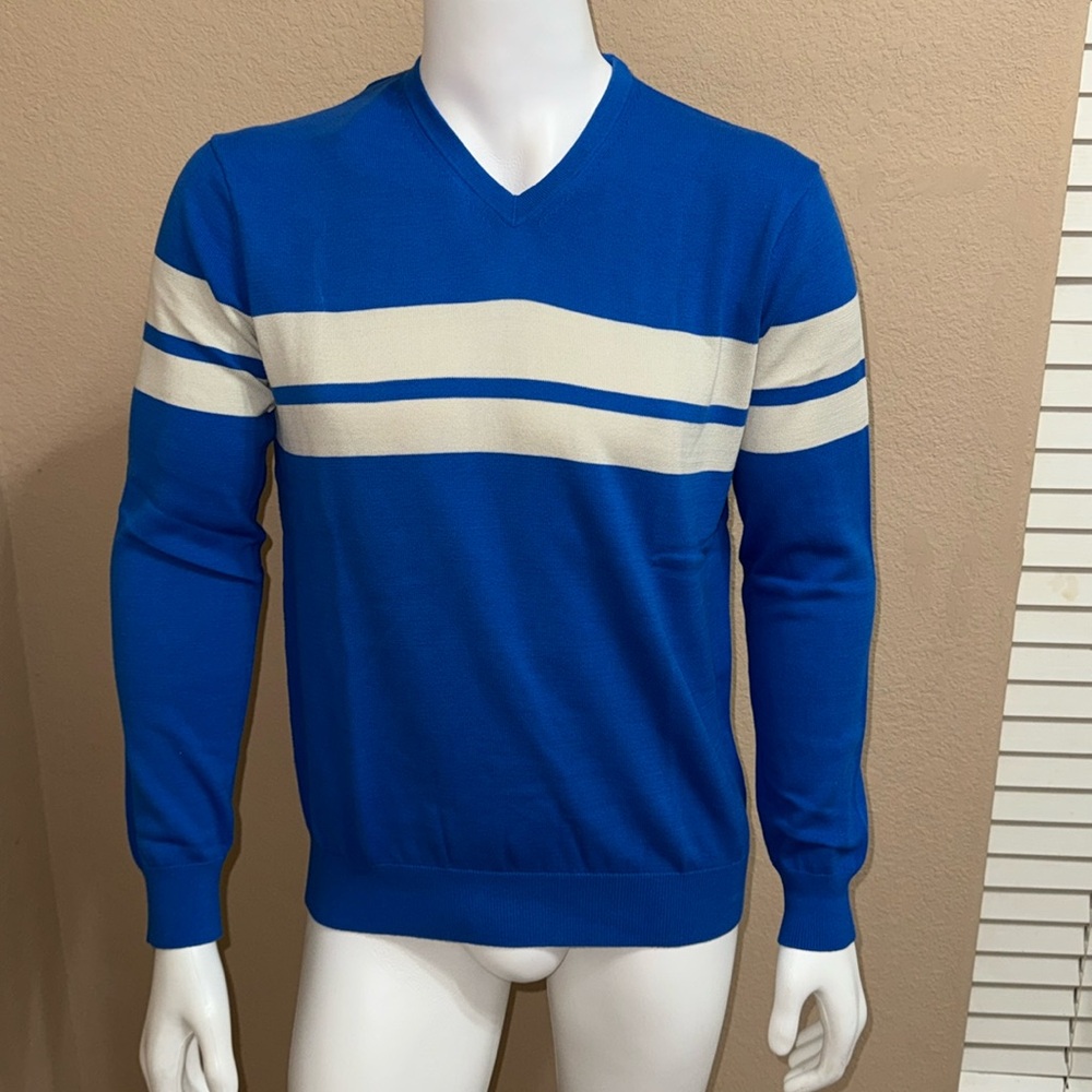 Lello Lightweight V-Neck Sweater